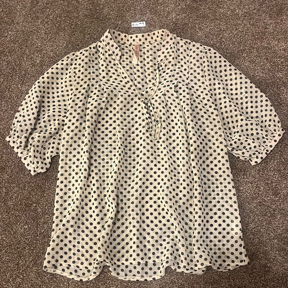 2/$20 Small blouse in great condition